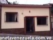 Se vende casa en Escuque Estado Trujillo a dos cuadras de la plaza bolívar todos los servicios casa colonial y cómoda